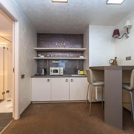 Residence Mysterius Old Town Hotel 4*