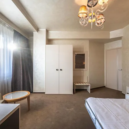 Mysterius Old Town מלון 4*