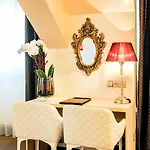 Residence Mysterius Old Town Hotel 4*